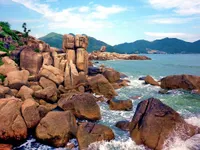 Khám phá vẻ đẹp danh thắng Hòn Chồng, Nha Trang