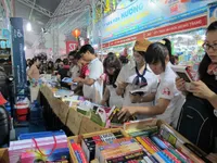 Thị trường tiêu thụ xuất bản phẩm quy mô còn nhỏ bé