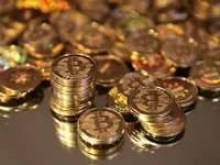 Giá Bitcoin sụt giảm mạnh 'thổi bay' gần 4 tỷ USD