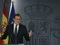 Tòa án Tây Ban Nha đình chỉ phiên họp của Catalonia