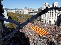 Tuần hành lớn phản đối Catalonia độc lập