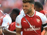 Chelsea đạt thoả thuận chiêu mộ Oxlade Chamberlain