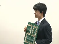 Kỳ thủ cờ shogi lập kỷ lục 29 trận thắng liên tiếp