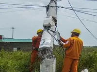 EVN đ&atilde; cấp điện trở lại cho c&aacute;c địa phương bị ảnh hưởng do b&atilde;o số 10