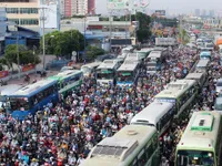 Năm 2017, TP.HCM thực hiện hơn 80 dự &aacute;n hạ tầng giao th&ocirc;ng