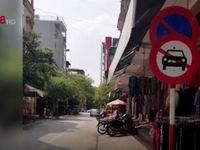 Loạn... biển báo giao thông ở thành phố Thanh Hóa