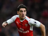 &apos;Ngán ngẩm&apos; vì Bellerin, Barca chuyển hướng sang Serie A