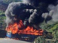 Lâm Đồng: Xe khách cháy chìm trong lửa, hành khách hoảng loạn