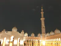 Nhà thờ Hồi giáo Sheikh Zayed (UAE) – Viên ngọc sáng giữa sa mạc