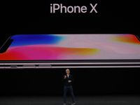 iPhone X có giá trên trời, người dùng quay lưng với Apple?