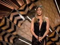 Choáng với nữ trang hơn 200 tỷ đồng của Jennifer Aniston tại Oscar 2017