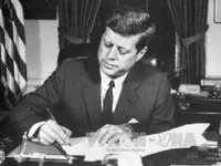 Mỹ tiếp tục công bố hơn 10.000 tài liệu về vụ ám sát Tổng thống Kennedy