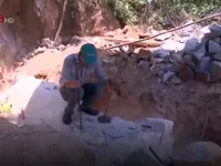Quảng Ngãi: Khai thác đá trái phép trên núi Khỉ