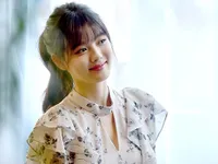 Sao trẻ Kim Yoo Jung khiến fan lo lắng khi bị thương