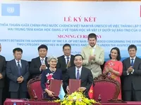 Thành lập trung tâm về Toán học và Vật lý do UNESCO bảo trợ