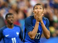 Man City, Arsenal đang phí thời gian vì Mbappe