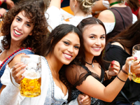Lễ hội bia nổi tiếng nước Đức Oktoberfest