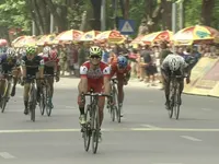 VIDEO Chặng 1 giải xe đạp quốc tế VTV Cup Tôn Hoa Sen 2017: Màn nước rút ngoạn mục về đích của Lê Nguyệt Minh