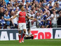 Arsenal từ chối bán, Sanchez muốn đi cũng không được