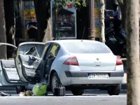 Pháp: Tìm thấy nhiều loại súng tại nhà riêng kẻ đâm xe ở Champs Elysees