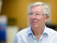 Sir Alex bất ngờ ca ngợi đối thủ một đời Liverpool