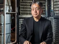 Nhà văn Anh gốc Nhật Kazuo Ishiguro giành Nobel Văn học 2017