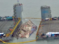 Hàn Quốc đưa phà Sewol về cảng Mokpo