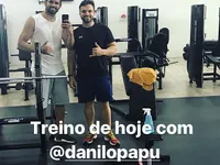 Diego Costa lao vào tập gym ở Brazil, phớt lờ đe dọa trừ lương