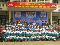 Quỹ tấm lòng Việt trao tặng học bổng cho các em học sinh ở Thanh Hóa