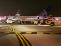 Cháy động cơ máy bay United Airlines, sân bay Newark Liberty tạm đóng cửa