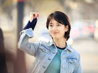 Lần đầu làm phóng viên, Suzy 'sốc' vì khác xa tưởng tượng ban đầu