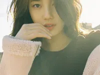 Hậu chia tay Lee Min Ho, Suzy đẹp mơ màng trên tạp chí