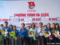 Thanh niên TP.HCM ra quân chống ùn tắc giao thông