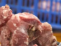 Hà Nội: Thu giữ gần 1 tấn thịt đông lạnh ôi thiu