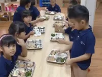 Tạo thói quen ăn uống lành mạnh cho trẻ