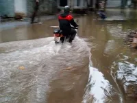 Mưa lớn gây chìm tàu và ngập úng tại TT-Huế