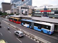 Xe bus nhanh BRT vận hành thế nào tại Indonesia?