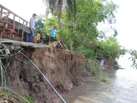 Sạt lở gần sát Quốc lộ 30, Đồng Tháp