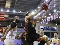 VBA 2017: Thắng thuyết phục Hanoi Buffaloes, Saigon Heat giữ vững ngôi đầu bảng