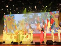 Khai mạc Liên hoan ca múa nhạc ASEAN 2017