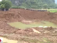 'Vàng tặc' cày nát ruộng đồng ở Kim Bôi, Hòa Bình