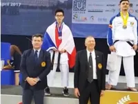 Hai chàng trai gốc Việt đoạt giải vô địch karate châu Âu