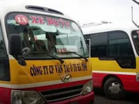 Tước giấy phép tài xế xe dù và xe bus “đua tốc độ” trên Quốc lộ 1A