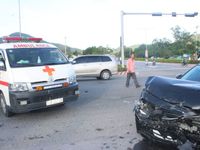 Đà Nẵng: Xe cấp cứu gặp tai nạn, y tá văng khỏi xe