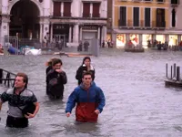 Chùm ảnh: Choáng Venice những ngày 'phố cũng như sông'