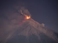 Guatemala ban bố cảnh báo đỏ vì núi lửa phun trào