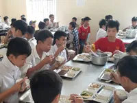 “Bệ đỡ” cho học sinh vùng cao đến trường