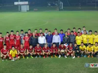 AFF Cup 2018: Bộ trưởng Nguyễn Ngọc Thiện đến thăm và động viên ĐT Việt Nam