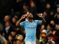 Chelsea điều tra các cáo buộc phân biệt chủng tộc nhắm vào Sterling