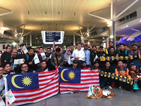 CĐV Malaysia đổ bộ đến Hà Nội trước trận chung kết lượt về AFF Cup